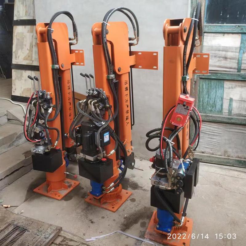 建昌县重汽蓝牌随车吊 3.2吨 国六动力强 液压驱动 农用自卸起重机
